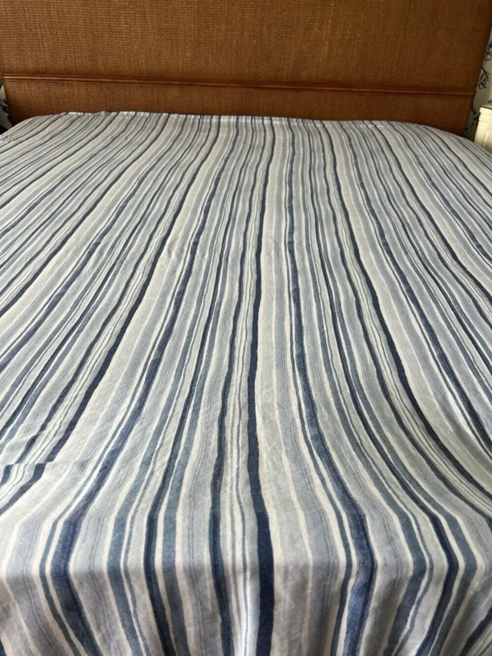 Springs QUEEN Flat Sheet Blue White Stripe Cotton Poly Made in USA Vintage RETRO